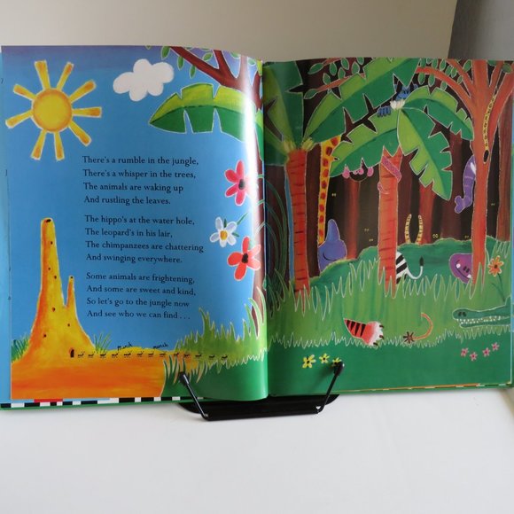 RUMBLE IN THE JUNGLE Giles Andreae HARDBACK W/JACKET & AUDIO CD - Picture 3 of 7